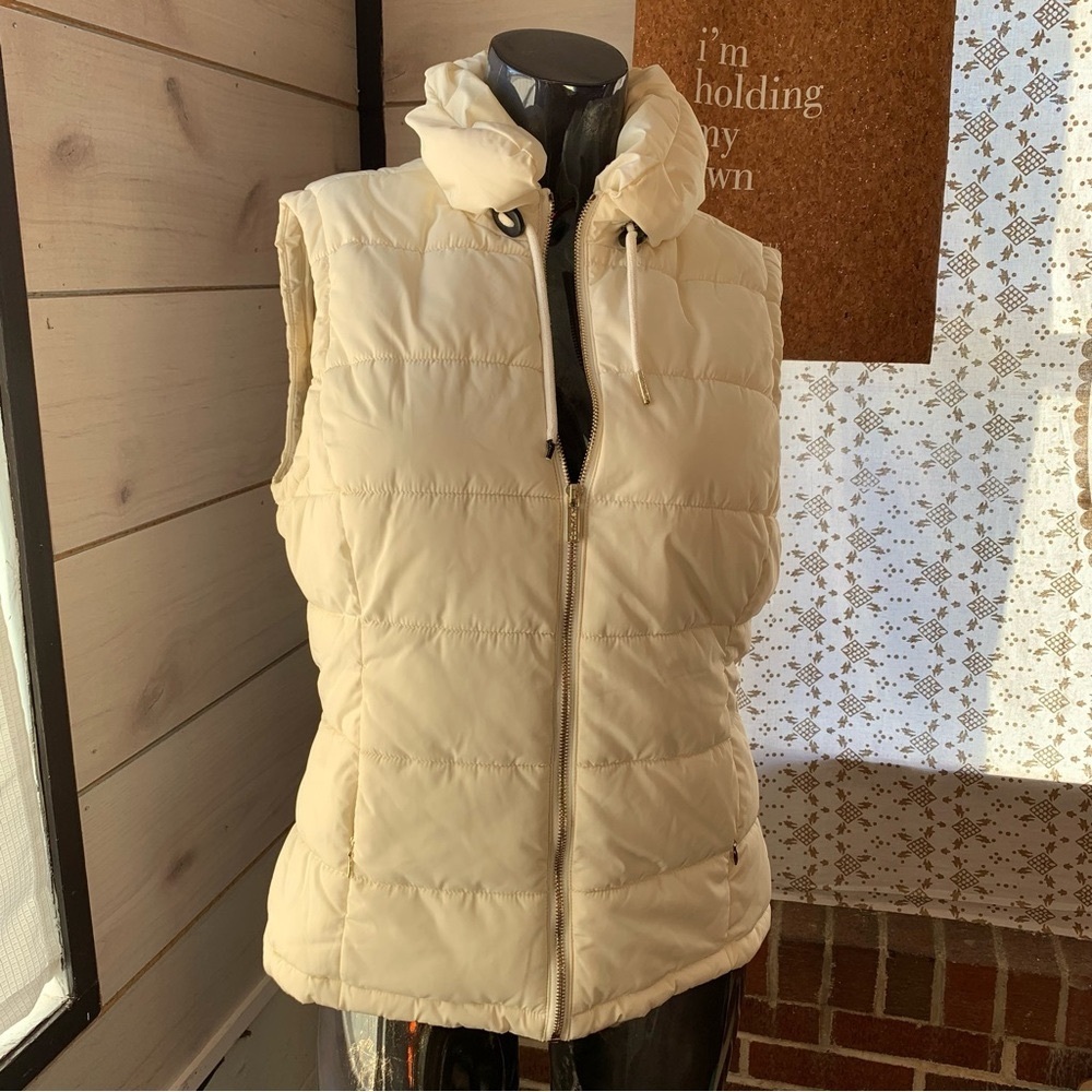 Calvin Klein puffer vest. Used item. Size M